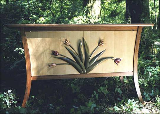 Tulip cabinet